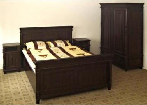 Mobilier dormitor din lemn masiv