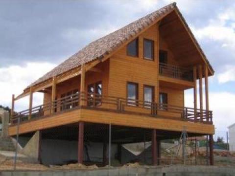 Case cu structura din lemn