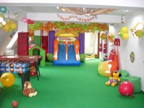 Petreceri copii, zane, pirati, decor baloane de la The Kiddies' Style