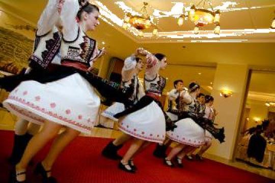 Program folcloric nunta - dansuri populare nunti de la Ansamblul Folcloric Doinita