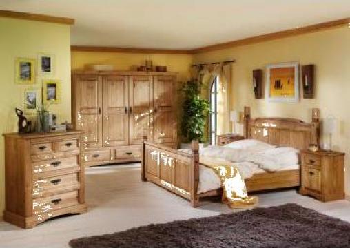 Mobilier dormitoare din lemn masiv