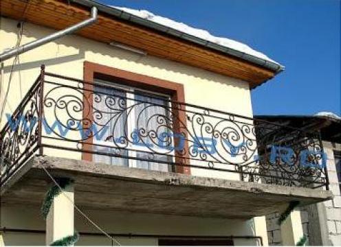 Terasa si balcon din fier forjat Perla de la Loby Design