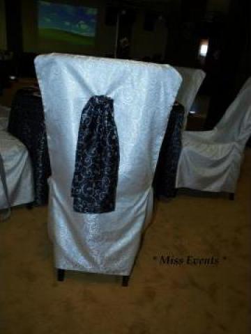 Husa scaun brocard alb + cravata brocard negru de la Miss Event