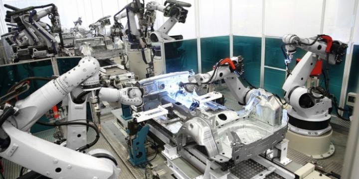 Sistem de sudare robotizata pentru industria auto de la Mecanosud Srl