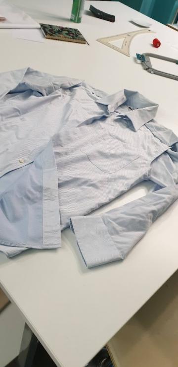 Bluza restilizata din camasa in Constanta de la Soho Red Design Srl