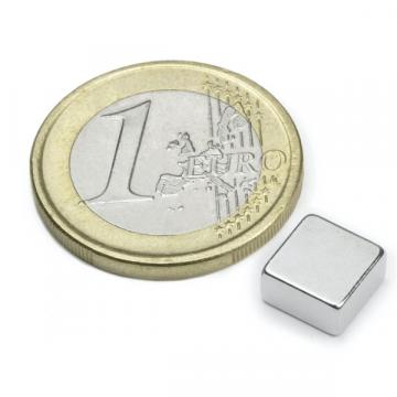 Magnet neodim bloc, 8x8x4 mm, putere 1,5 kg, n45