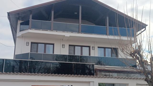 Balustrade balcon de la Stefandy Market Design Srl