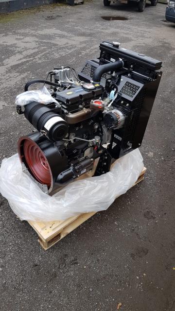 Motor generator Perkins DJ32003 30KVA nou de la Engine Parts Center Srl