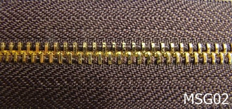 Fermoar metalic dublu gold nr 5 mm maron inchis MSG02