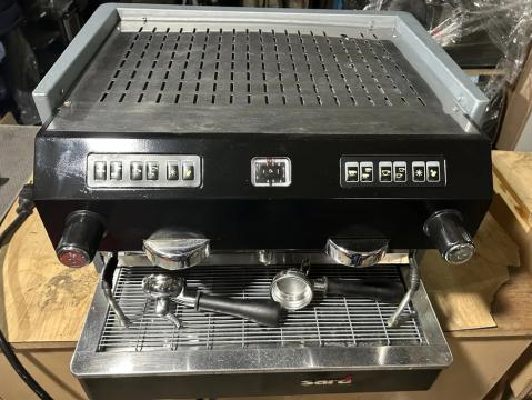 Espressor 2 grupuri Sara compact revizionat de la Coffee & Water Services Srl