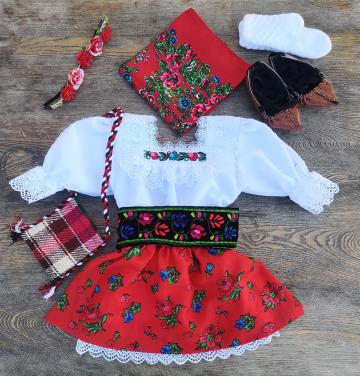 Costum traditional de Maramures pentru fetite