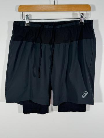 Pantaloni scurti Asics marimea M barbat