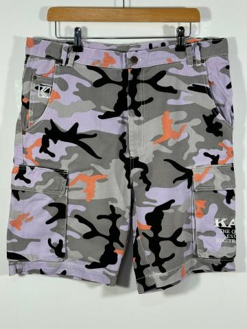 Pantaloni scurti Karl Kani camouflage marimea L barbat