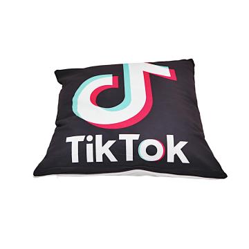 Perna imprimeu TikTok, burduf si fata de perna detasabile de la Magrot Style Srl