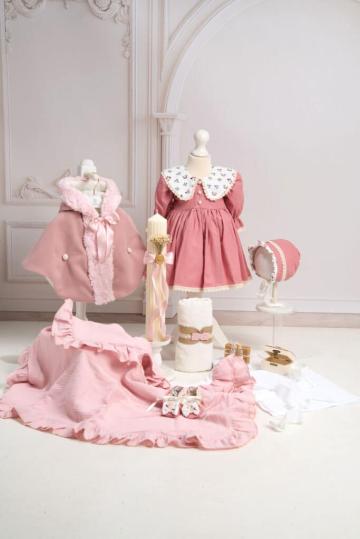 Set esential botez Pavlova si capa + trusou + lumanare - roz