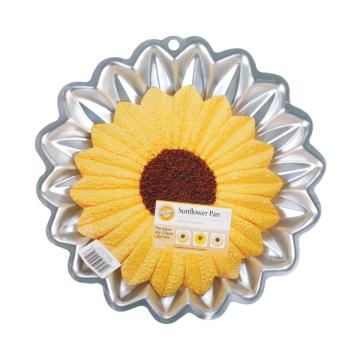 Forma de copt Floarea Soarelui - Wilton de la Lumea Basmelor International Srl