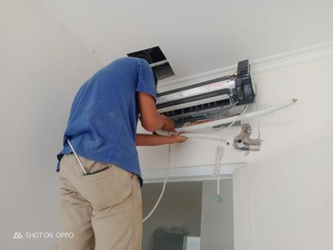 Revizie, completare freon aer conditionat Bucuresti de la Climfix Air Srl