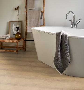 Parchet laminat Egger EDF193 Stejar Brightstone miere 7,5 mm de la Visaria Design Srl.