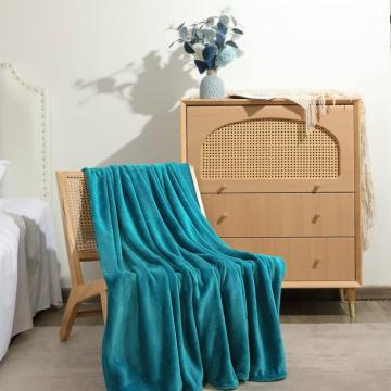 Patura pufoasa, fleece moale si calda pentru canapea