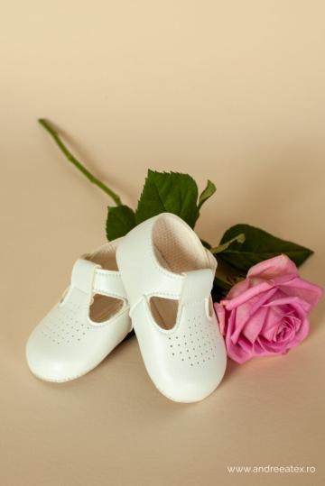 Pantofi botez B 625 - alb de la Andreeatex
