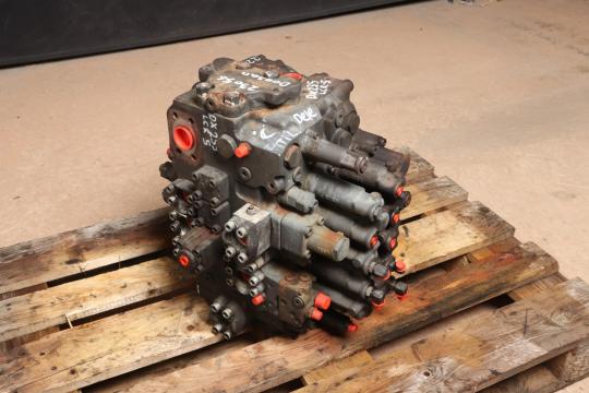 Distribuitor hidraulic principal Doosan DX235LCR-5