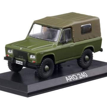 Macheta auto Aro 240 1972 scara 1:43 verde cu prelata
