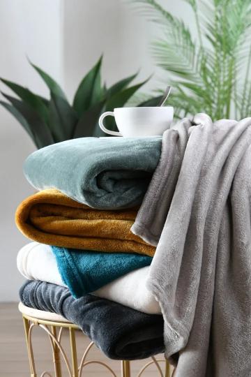 Patura Stanford 130X160 cm, culoare Antracit, 100% poliester de la URBANIX SRL