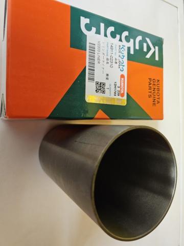 Cilindru motor Kubota V2203 liner camasa piston de la Kubo Yanm Industrial Srl