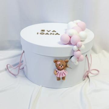 Cutie rotunda trusou personalizata handmade Ursulet alb de la Milan Handmade Srl
